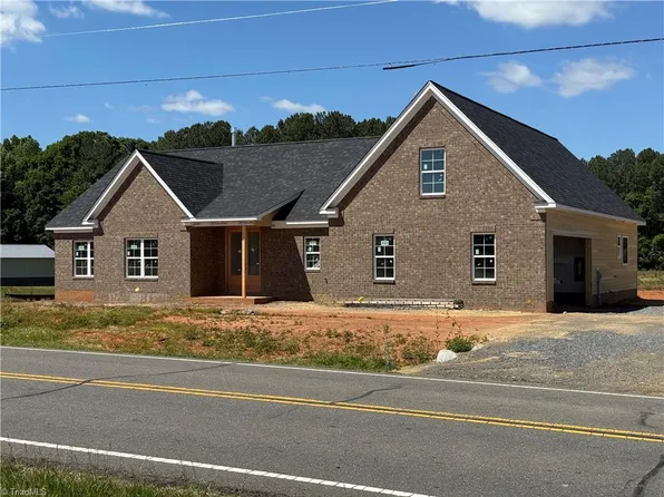 156 Greenhill Rd, Mocksville, NC 27028