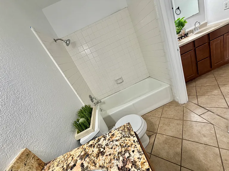 765 N Arrowhead Dr #2 — Photo 28
