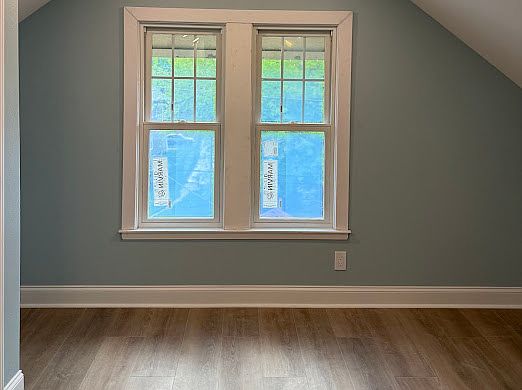 4th image of 3915 N Farwell Ave Floor 3