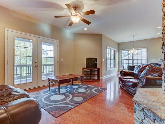 4th image of 5605 Autumn Creek Dr