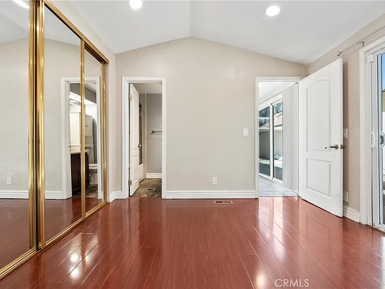 1552 Club Dr — Photo 7