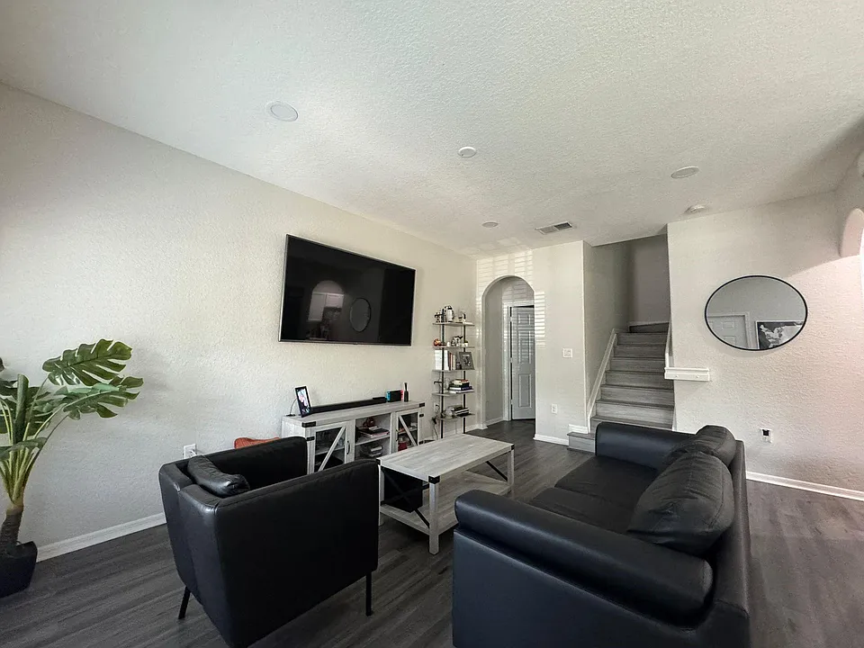 107 Monterey Bay Dr