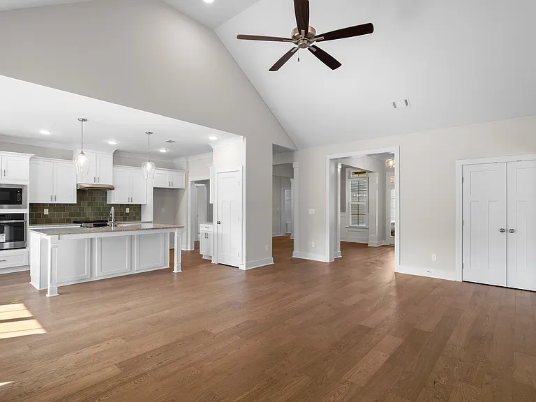 232 Dublin Loop — Photo 8