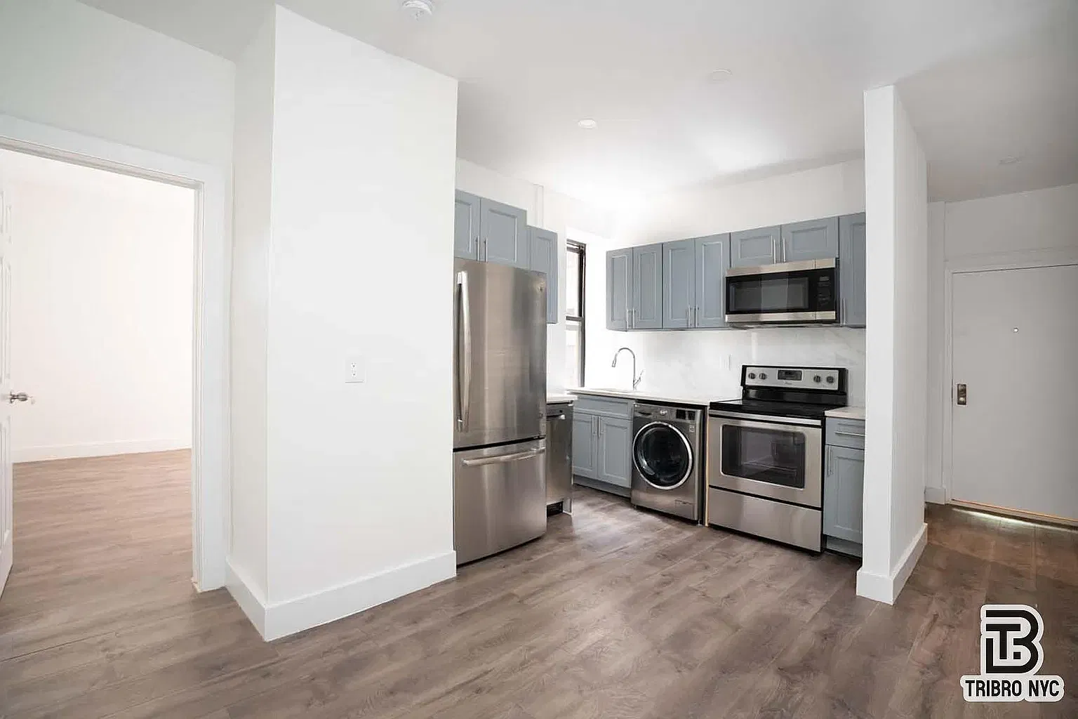 1717 East 8th Street — Photo 4