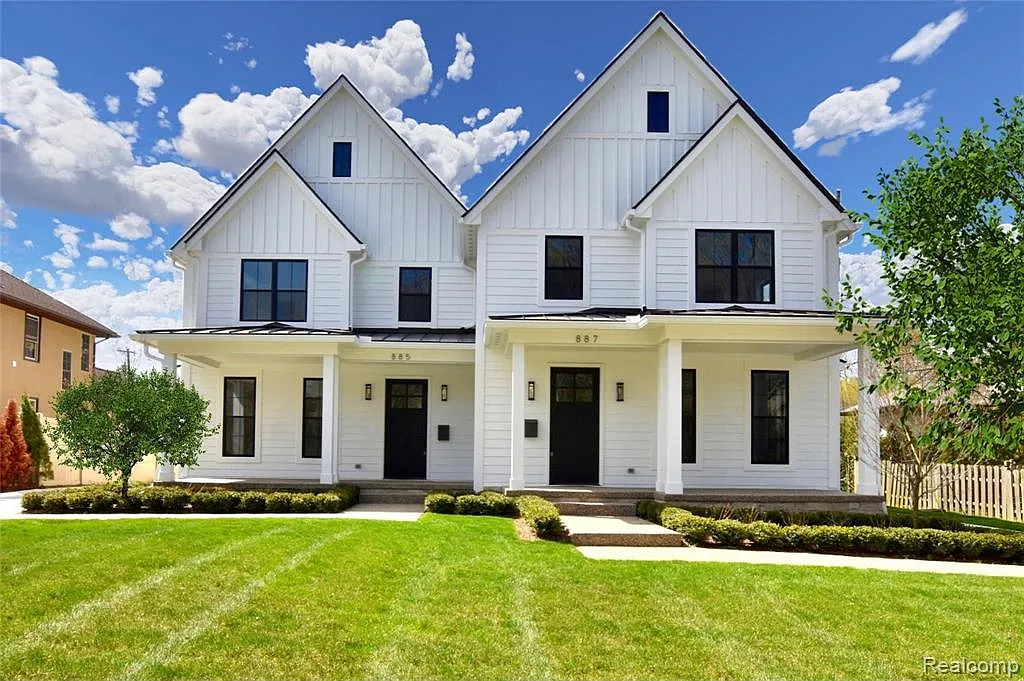 3 bed, 2.5 bath, 2800 sqft, $10,000 — Photo 1