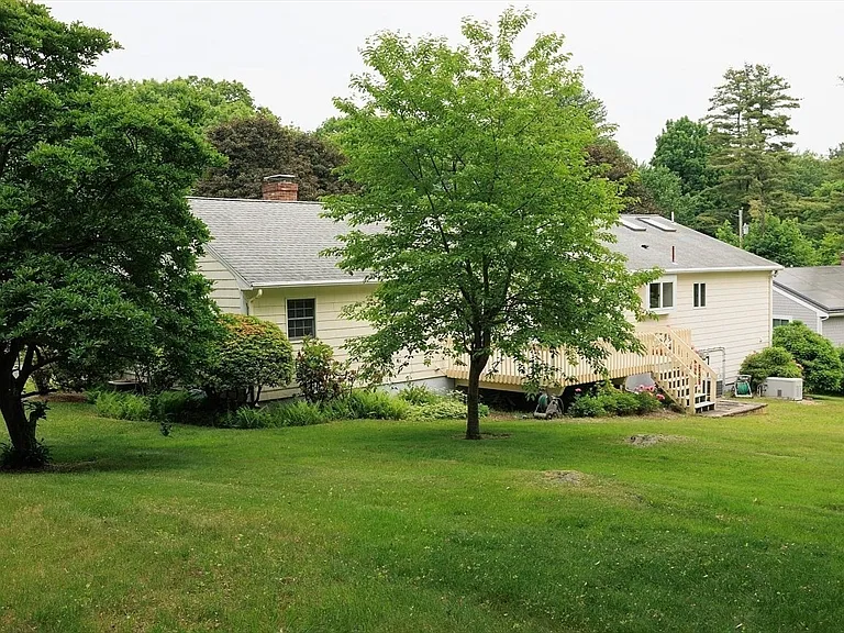 16 Westwood Rd — Photo 21