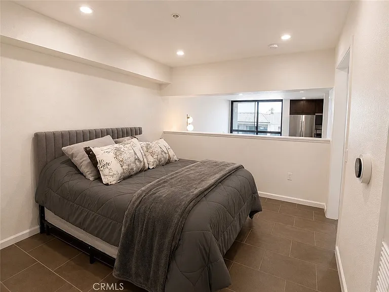 7320 Hawthorn Ave #318 — Photo 9
