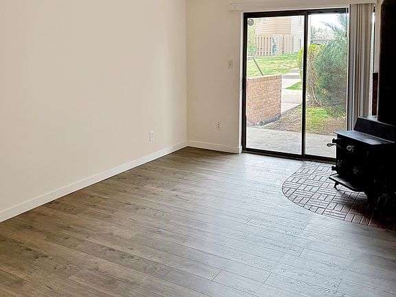4th image of 89 Meadowood Dr APT A3