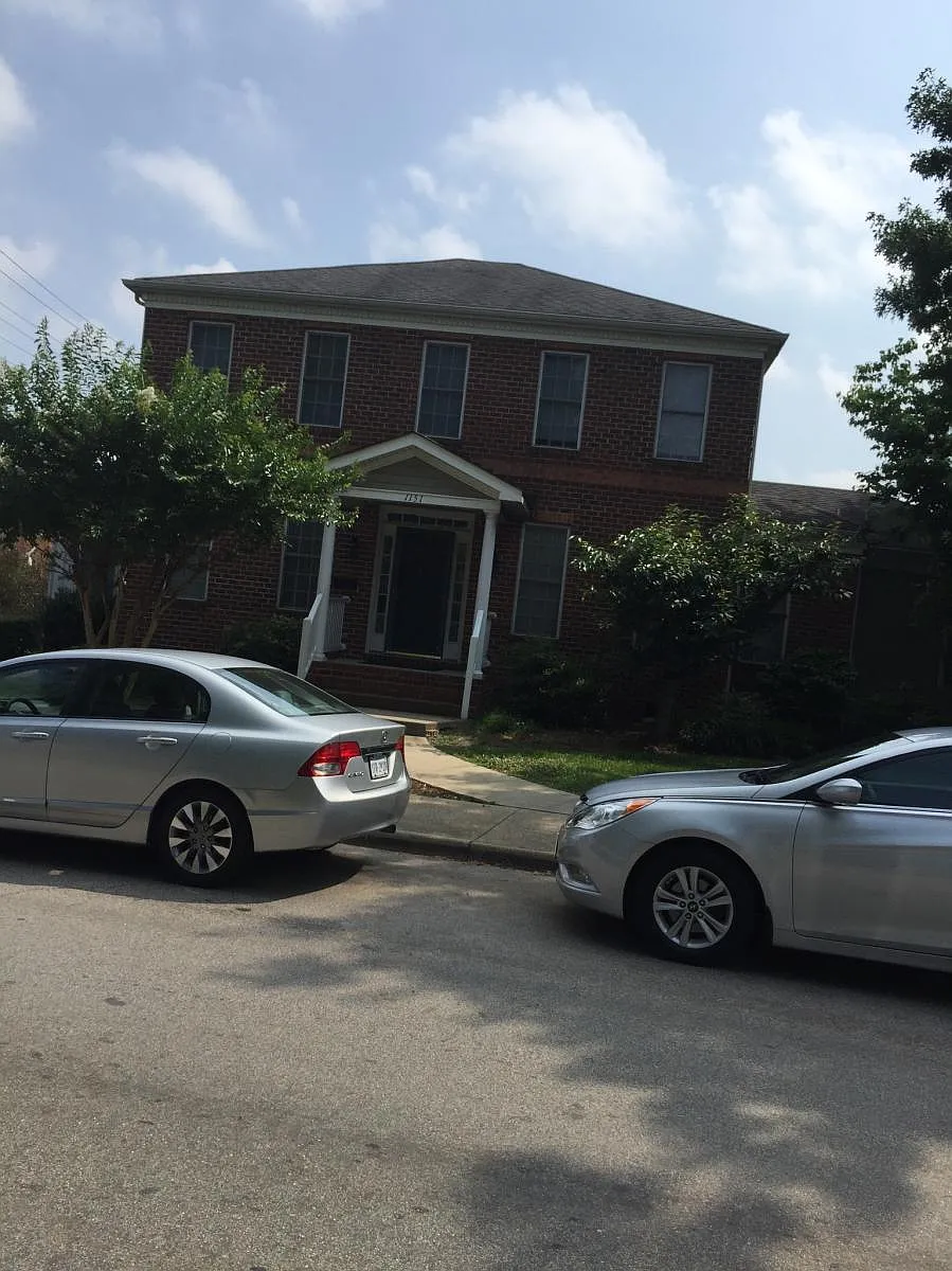 Building Photo - Grayland Ave