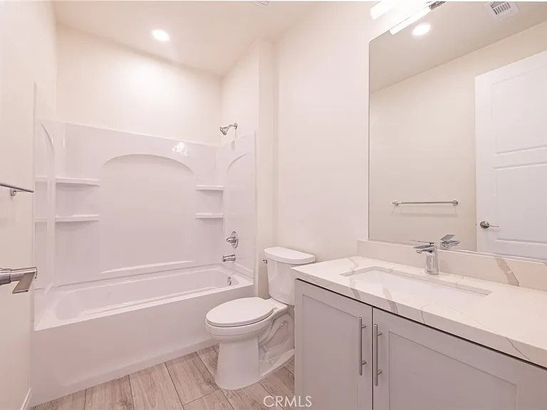 180 N New Ave #4 — Photo 33