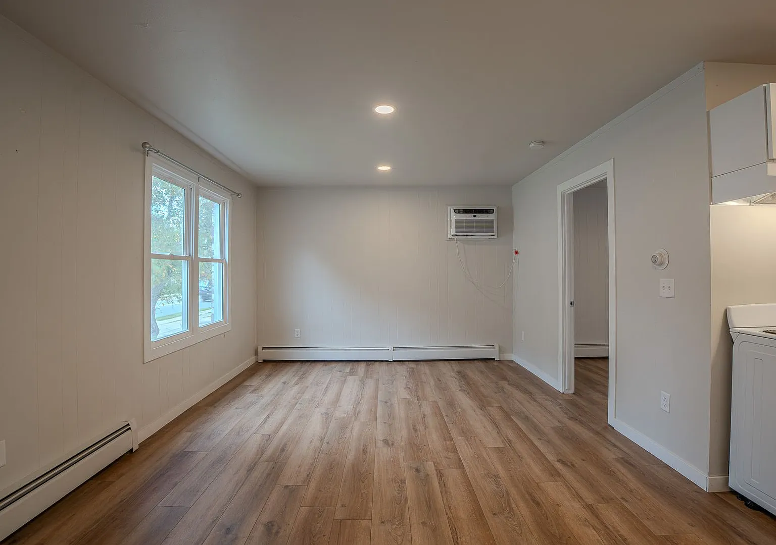 133 N Main St — Photo 2
