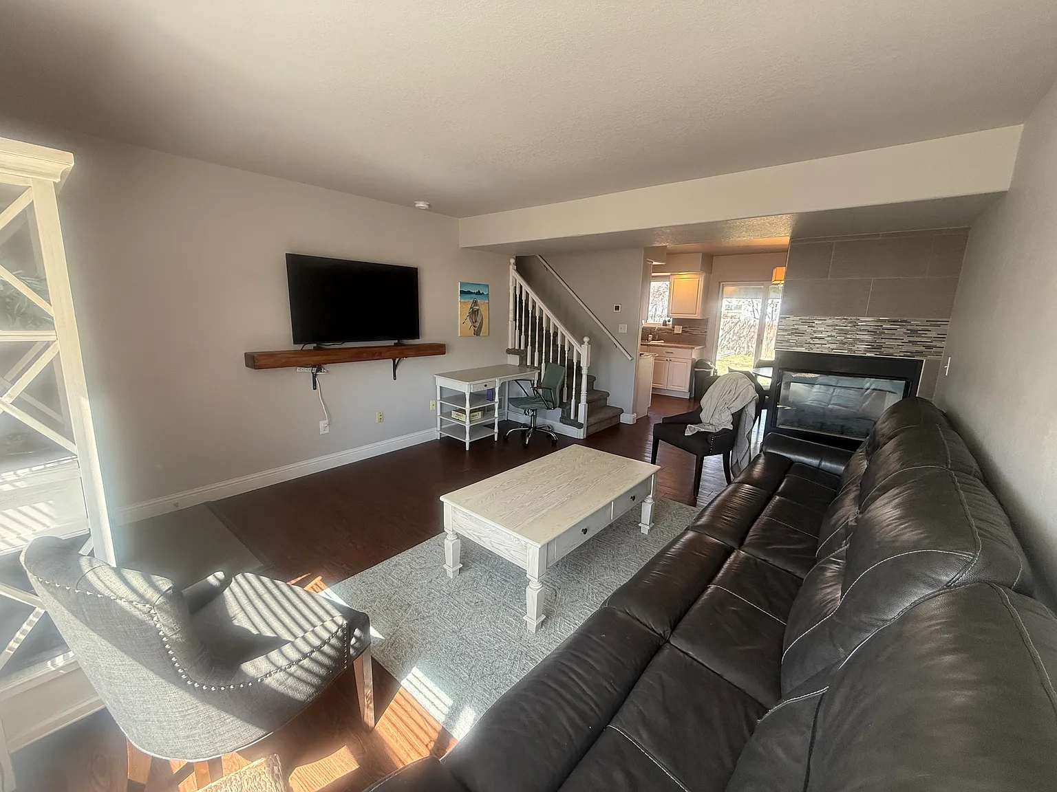 3 bed, 1794 sqft, $3,110 — Photo 2