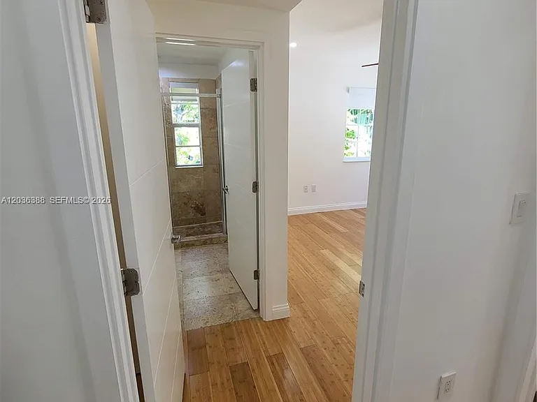 825 Michigan Ave #3 — Photo 25