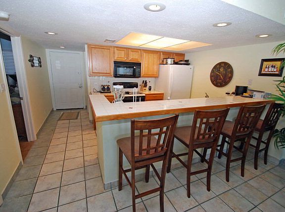 4th image of 5550 Gulf Blvd Unit 401