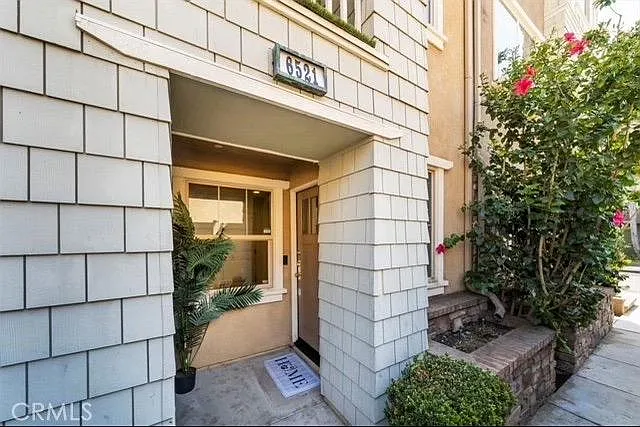 3 bed, 1900 sqft, $6,500 — Photo 2