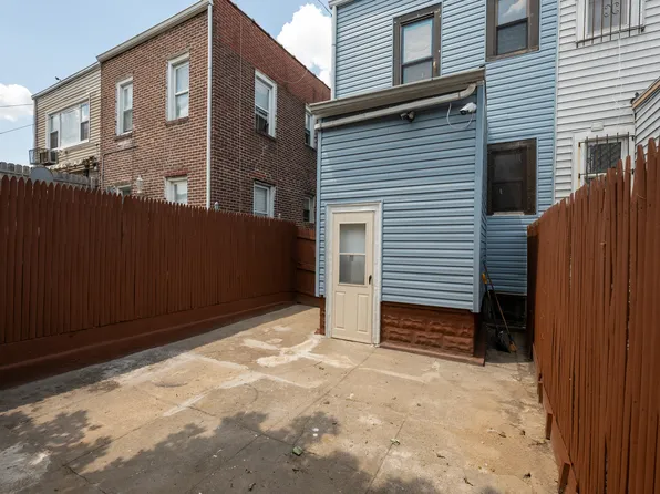 9728 Flatlands Avenue image 8 of 40