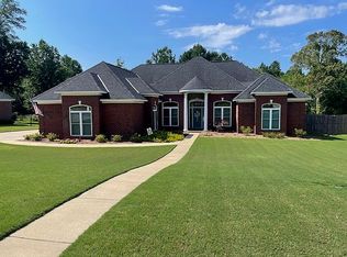 404 Shadow Wood Dr, Smiths Station, AL 36877