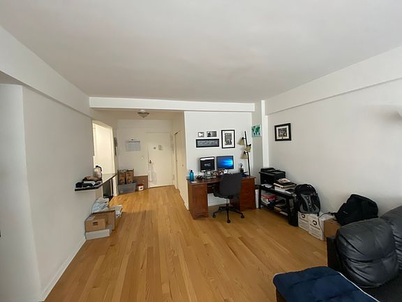 3rd image of 333 E 46th St APT 2D