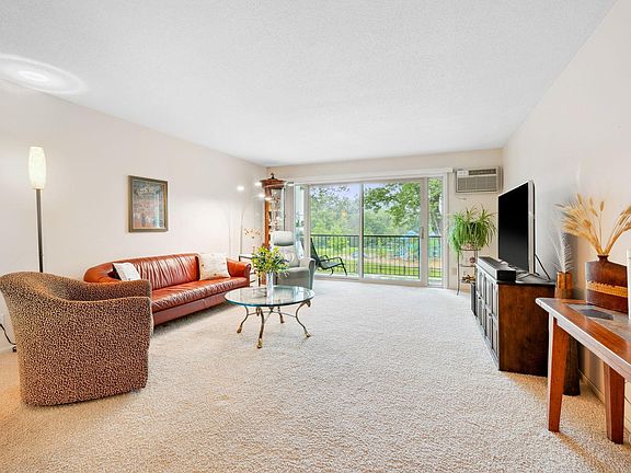 3rd image of 4401 Parklawn Ave APT 201-W