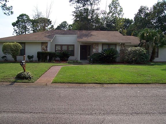 2nd image of 105 Derby Woods Dr