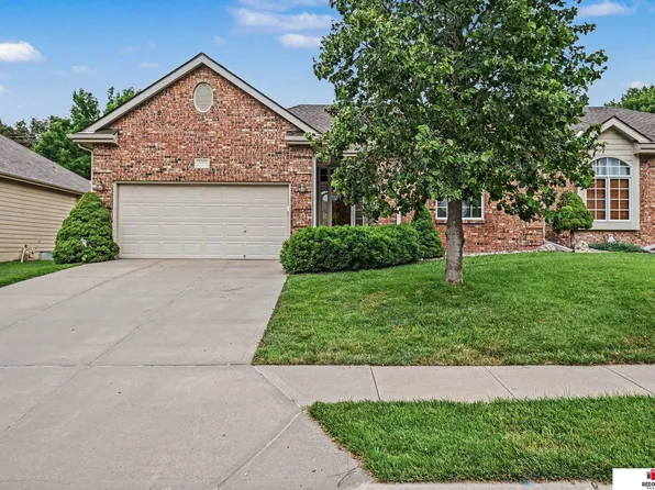2208 S 179th St, Omaha, NE 68130