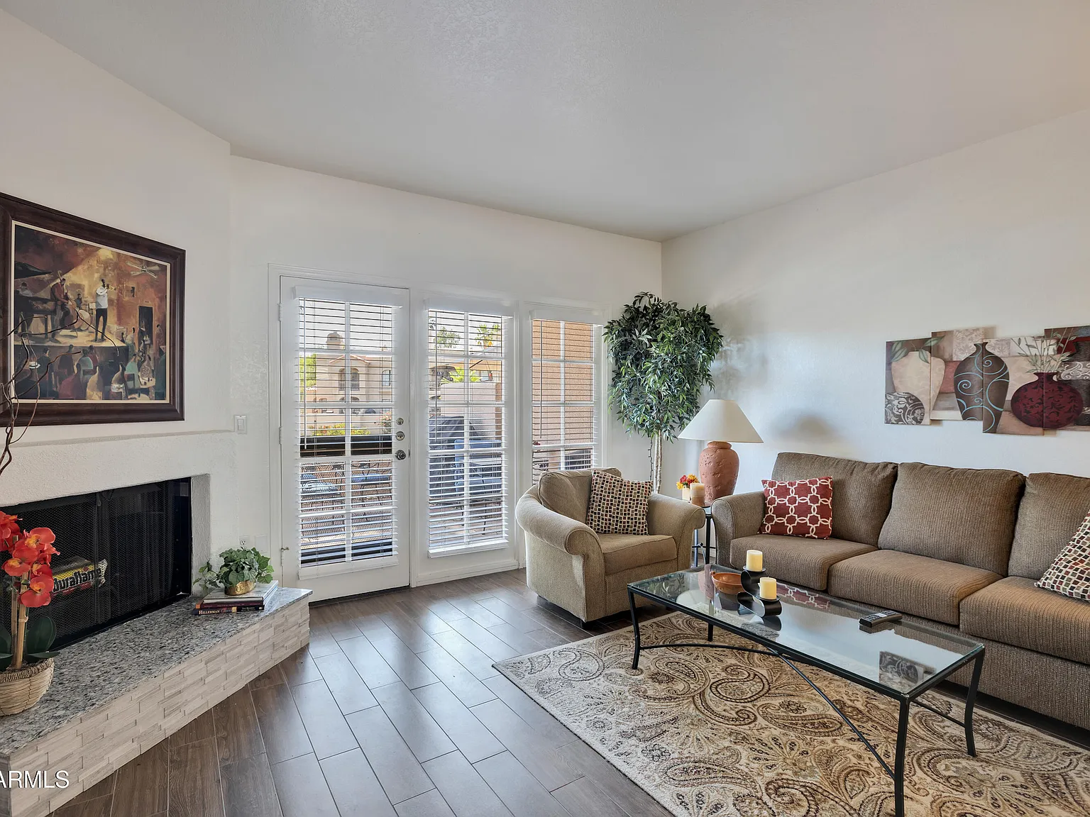 2 bed, 2.0 bath, 1185 sqft, $3,500 — Photo 4