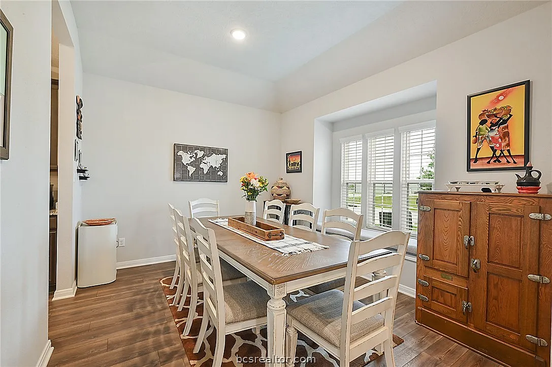 3 bed, 1654 sqft, $2,300 — Photo 2