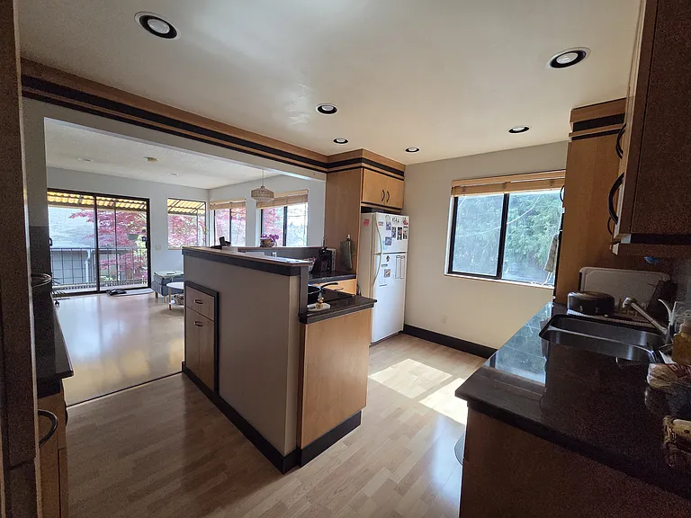 3702 Bagley Ave N — Photo 5