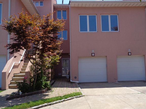 5th image of 44 Harbour Ct