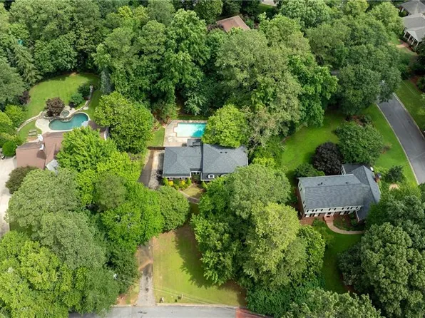 865 Old Creek Trl, Sandy Springs, GA 30328