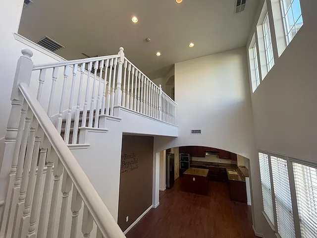465 W Saint Francis Ave — Photo 18