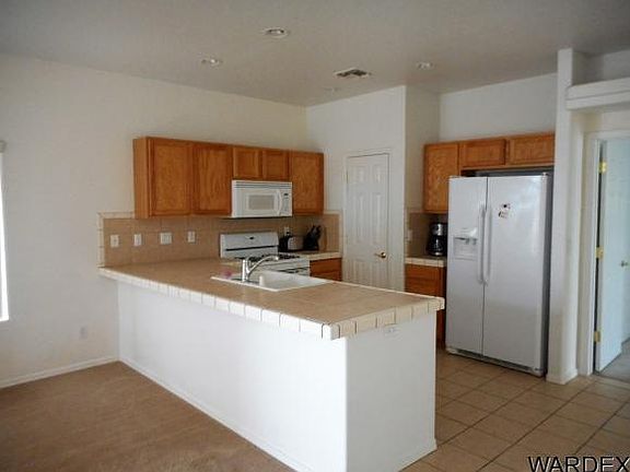 2nd image of 1799 E Lipan Blvd