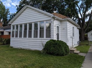 22614 Ridgeway St, Saint Clair Shores, MI 48080