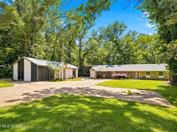 402 W Main St, Raymond, MS 39154