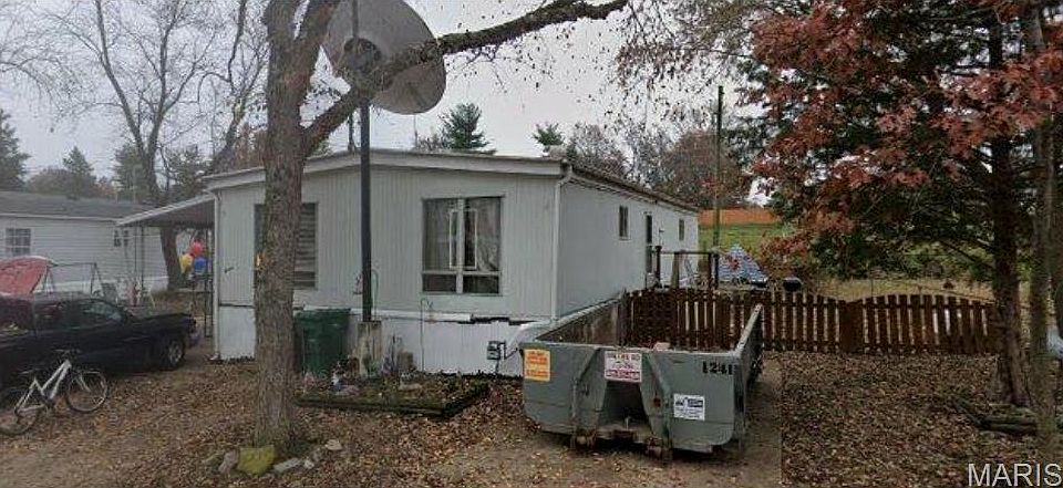 1st image of 12 Acorn Dr