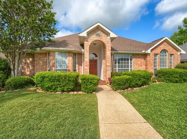 2700 Hyacinth Dr, Mesquite, TX 75181