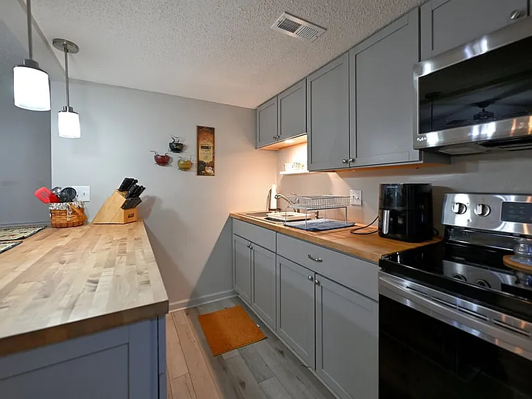 Caenen St — Photo 3