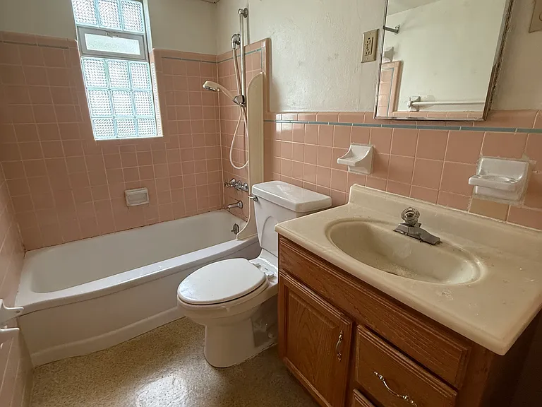 201 Northwood Ave #2 — Photo 6