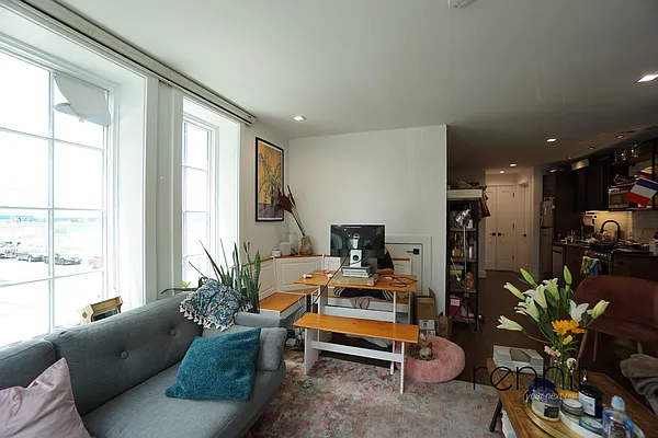 Rented by Rennit Inc. | media 32