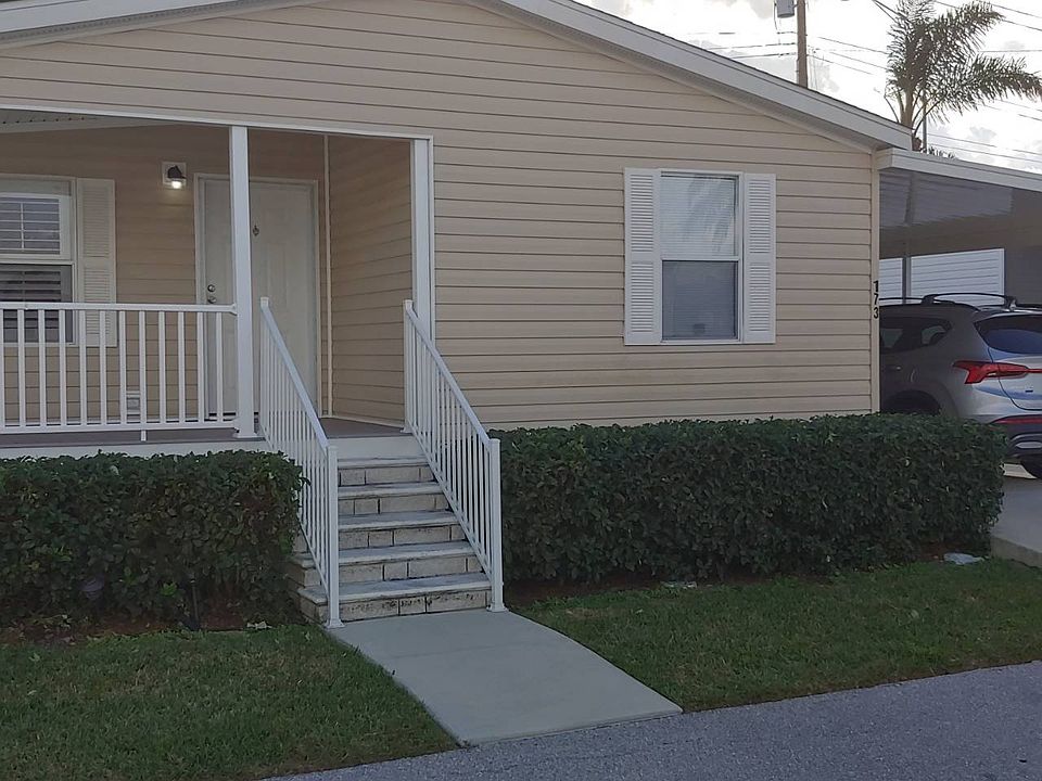 1st image of 173 Charlotte Cir S