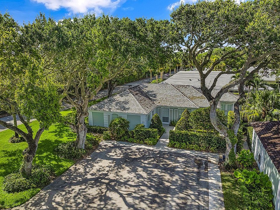 1st image of 233 Silver Moss Dr