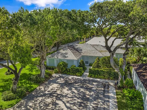 233 Silver Moss Dr, Indian River Shores, FL 32963