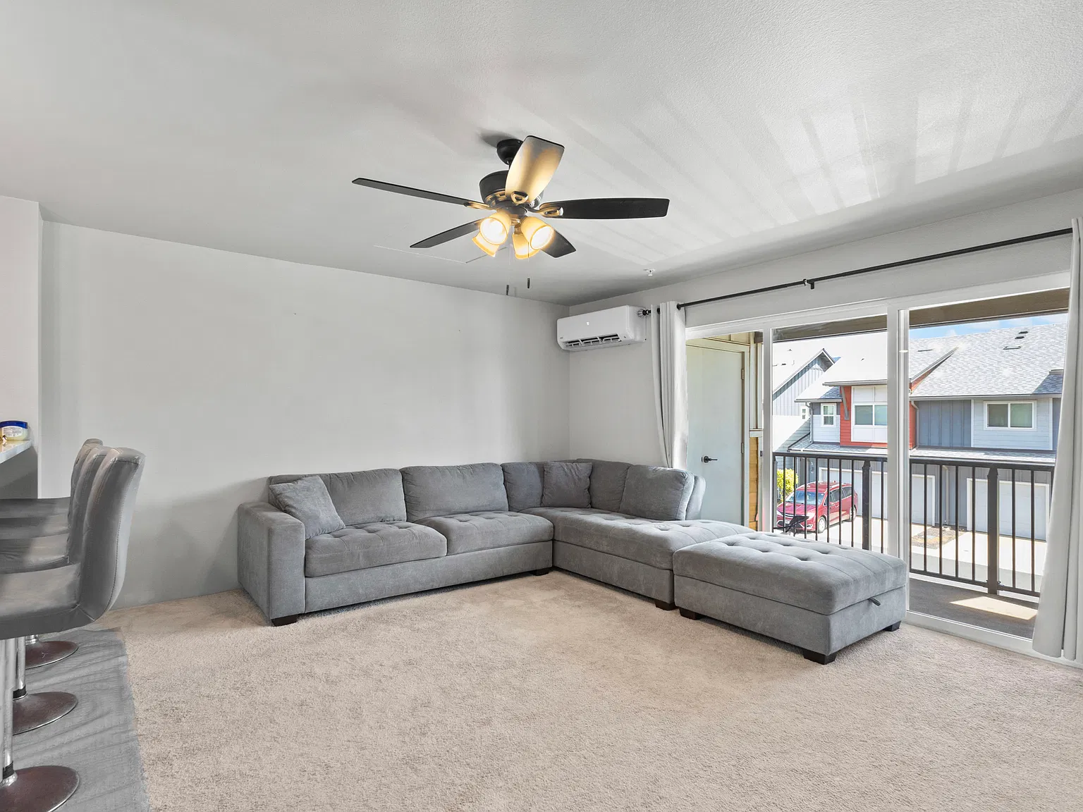 3 bed, 2.5 bath, 1408 sqft, $3,550 — Photo 4