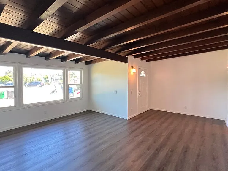7695 Encinas Cir — Photo 5