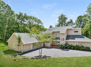 8 Sharp Hill Ln, Ridgefield, CT 06877