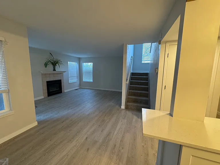 174 Creekside Ln — Photo 9