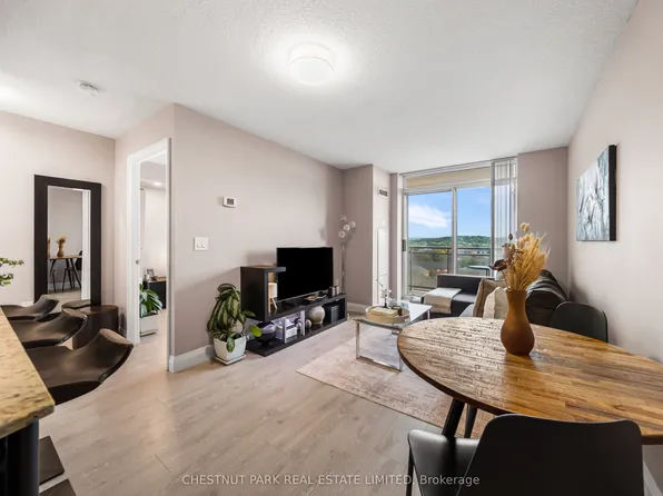 73 King William Cres #701, Richmond Hill, ON L4B 0C2