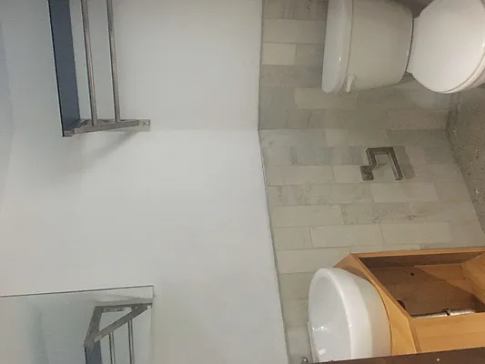 Rented by Hugawall Realty | media 27