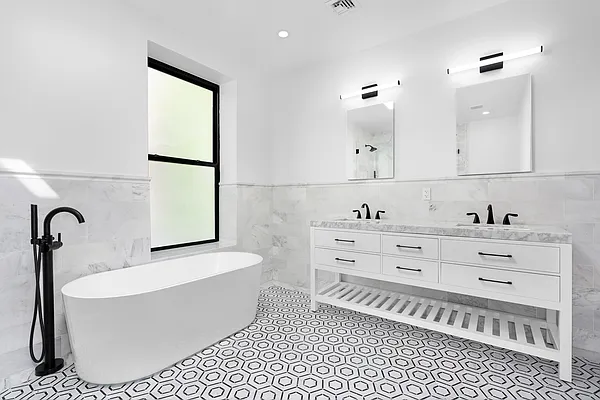 Rented by SERHANT. | media 8