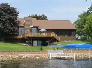 125 W Highland Dr, Oconto Falls, WI 54154